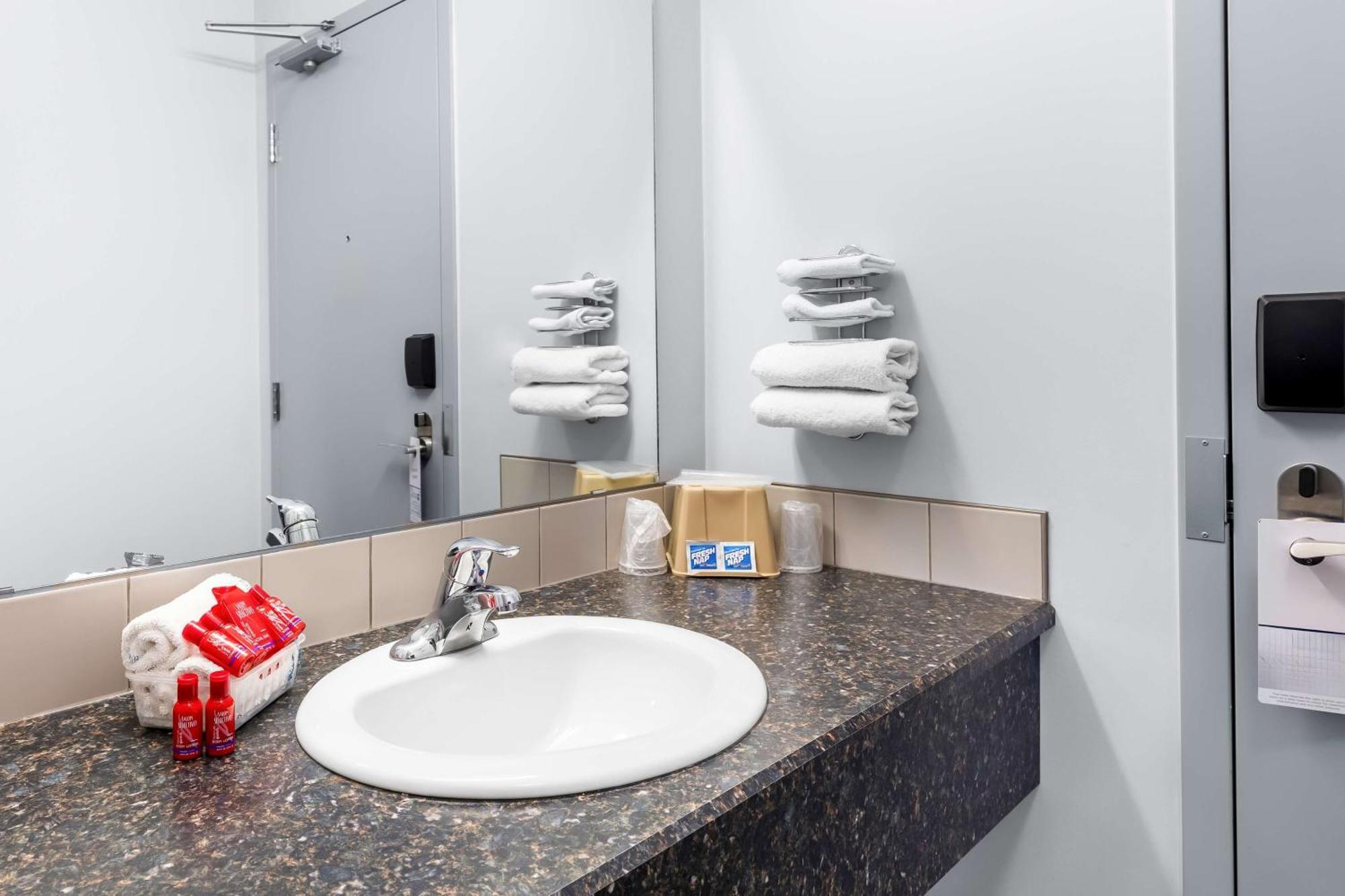 Surestay Studio By Best Western Hardisty 외부 사진